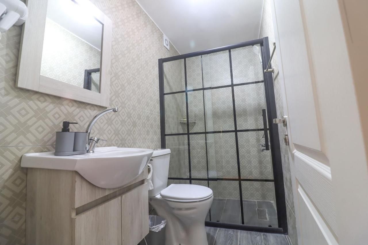 Triple room bathroom