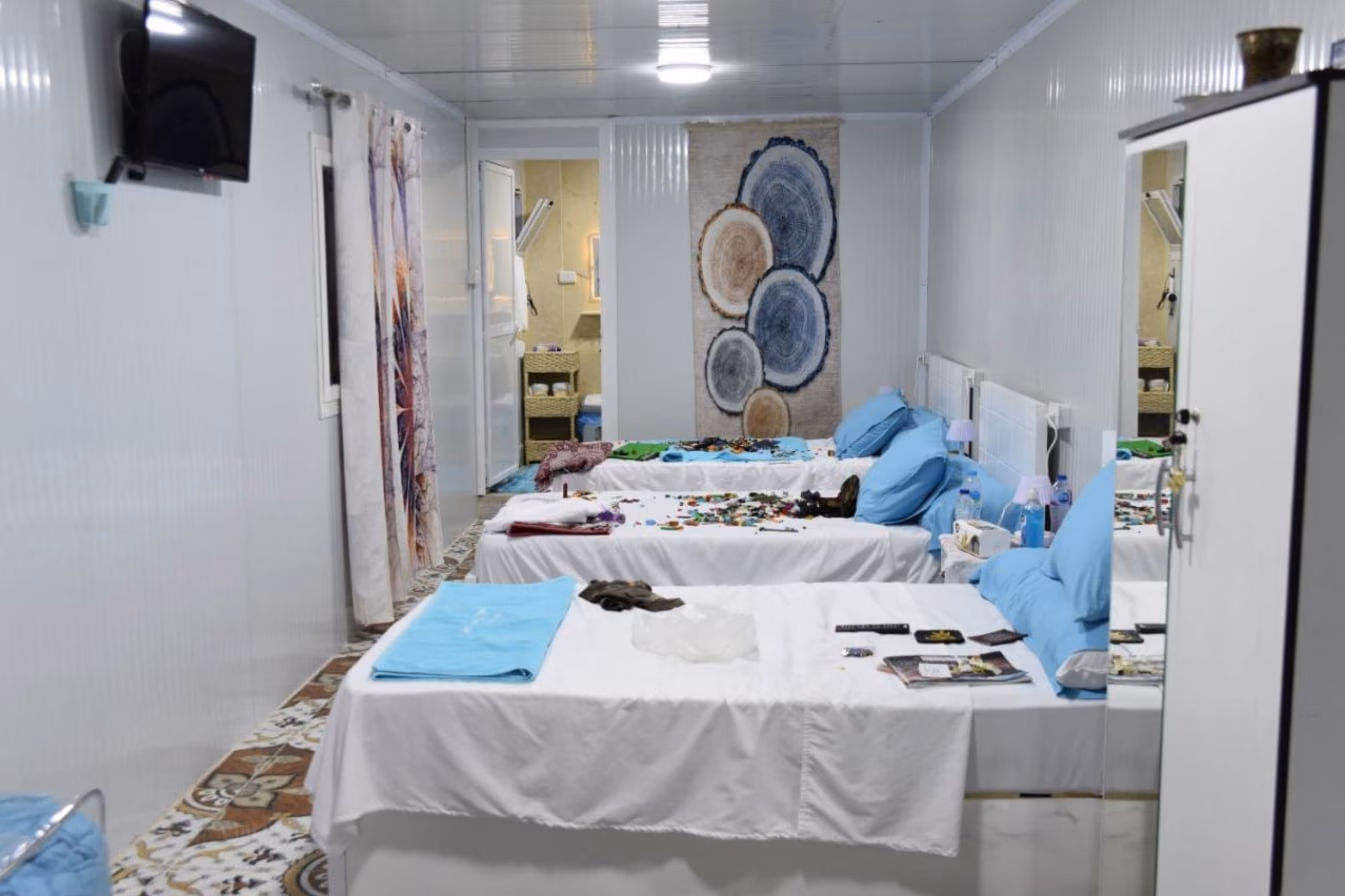 Triple Room with three beds and an en-suite bathroom